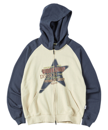 TRAVEL（トラベル）の「スプレースターラグランフードジップアップベージュ（パーカー）」