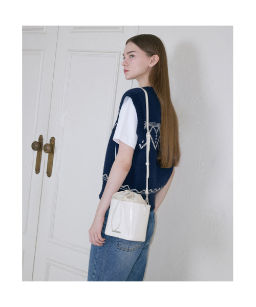 LAP(ラップ)の「RISE BUCKET BAG AR7AB204(メッセンジャーバッグ・レディース・ブラック/グレー/アイボリー・FREE)」の13枚目の写真