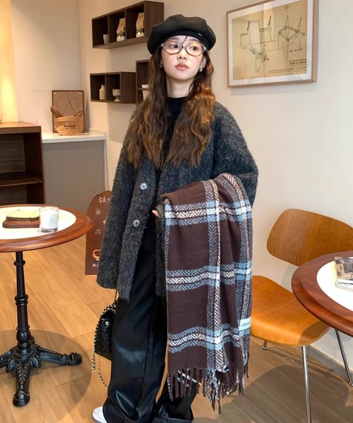 shopnikoniko(ショップニコニコ)の「チェック柄 ワッペン付き フリンジマフラー(マフラー・レディース・ブラック/ワイン/ネイビー/ベージュ/ブラウン/ピンク・フリー)」の8枚目の写真