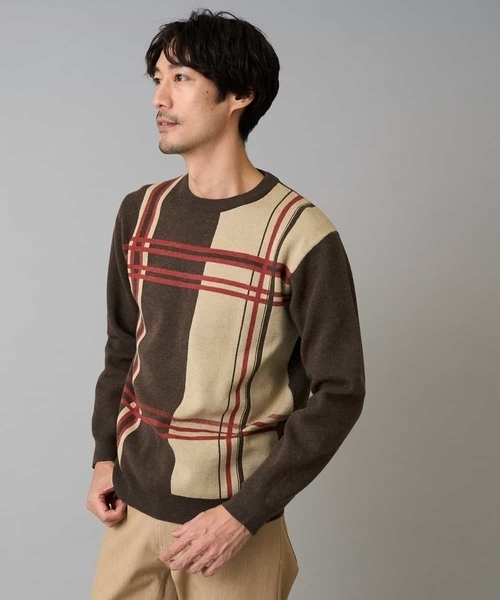 a.v.v(アーヴェヴェ)の「【洗濯機で洗える】チェックジャカードクルーネックニット(ニット/セーター・メンズ・ブラウン/グレー・46/48)」の4枚目の写真