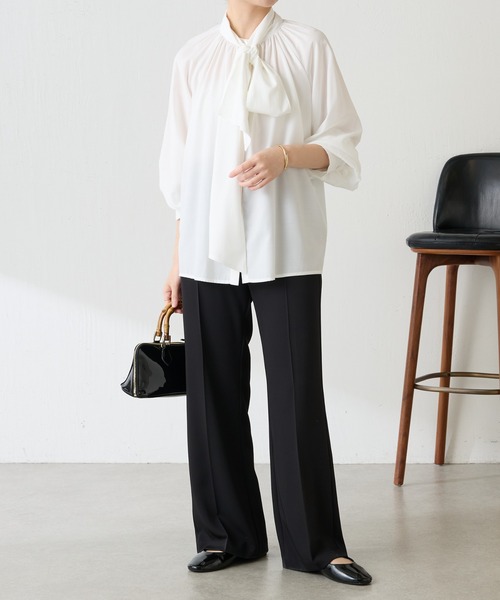 COLLAGE GALLARDAGALANTE(コラージュガリャルダガランテ)の「2WAYボウタイシャツ/セレモニー(シャツ/ブラウス・レディース・オフホワイト/サックスブルー・FREE)」の3枚目の写真