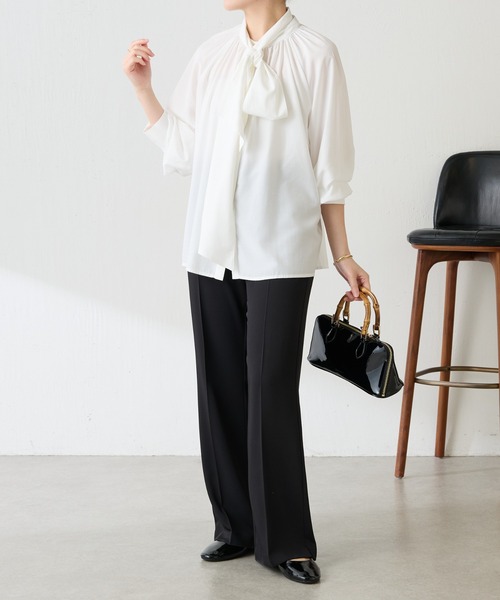 COLLAGE GALLARDAGALANTE(コラージュガリャルダガランテ)の「2WAYボウタイシャツ/セレモニー(シャツ/ブラウス・レディース・オフホワイト/サックスブルー・FREE)」の4枚目の写真