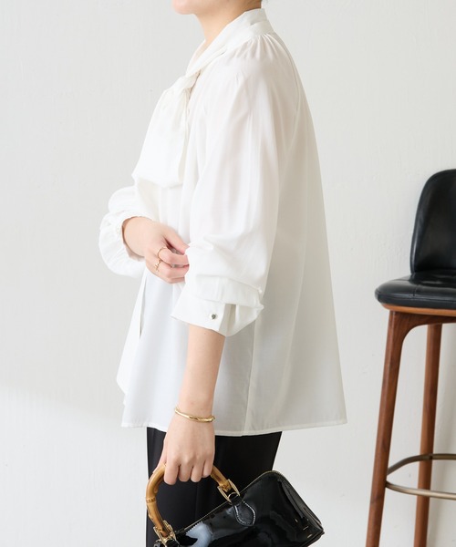 COLLAGE GALLARDAGALANTE(コラージュガリャルダガランテ)の「2WAYボウタイシャツ/セレモニー(シャツ/ブラウス・レディース・オフホワイト/サックスブルー・FREE)」の6枚目の写真