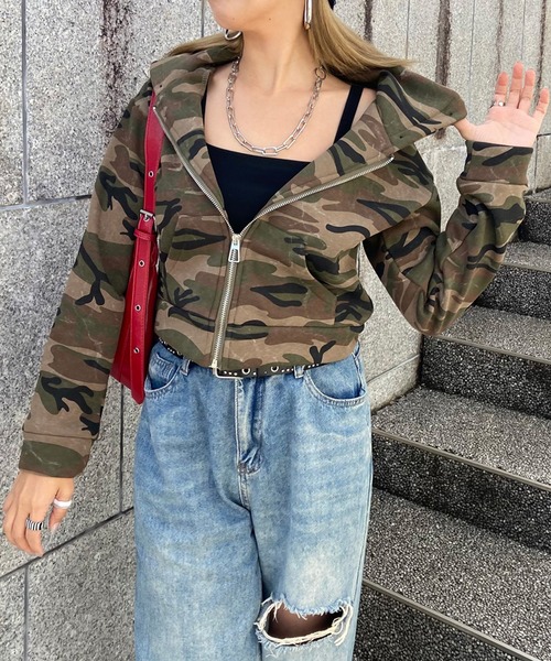 non-hedge(ノンヘッジ)の「迷彩フードファージップパーカー(パーカー・レディース・カーキ/ベージュ・FREE)」の13枚目の写真