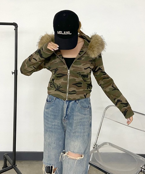 non-hedge(ノンヘッジ)の「迷彩フードファージップパーカー(パーカー・レディース・カーキ/ベージュ・FREE)」の16枚目の写真