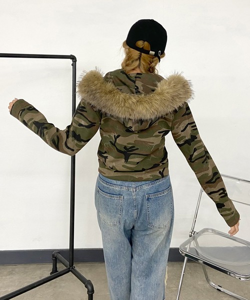 non-hedge(ノンヘッジ)の「迷彩フードファージップパーカー(パーカー・レディース・カーキ/ベージュ・FREE)」の18枚目の写真