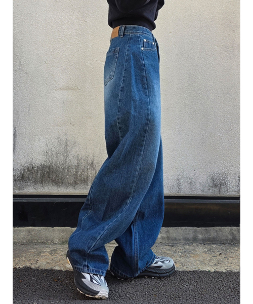 CCOMA(コンマ)の「CMJ06 バルーンカーブダークインディゴジーンズ(デニムパンツ・レディース・その他・MEDIUM/LARGE/SMALL)」の3枚目の写真