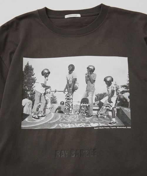 JOURNAL STANDARD（ジャーナルスタンダード）の「Ray Barbee / レイバービー フォトプリントTシャツ（Tシャツ/カットソー・メンズ・チャコールグレー・MEDIUM/LARGE/X-LARGE）」の4枚目の写真
