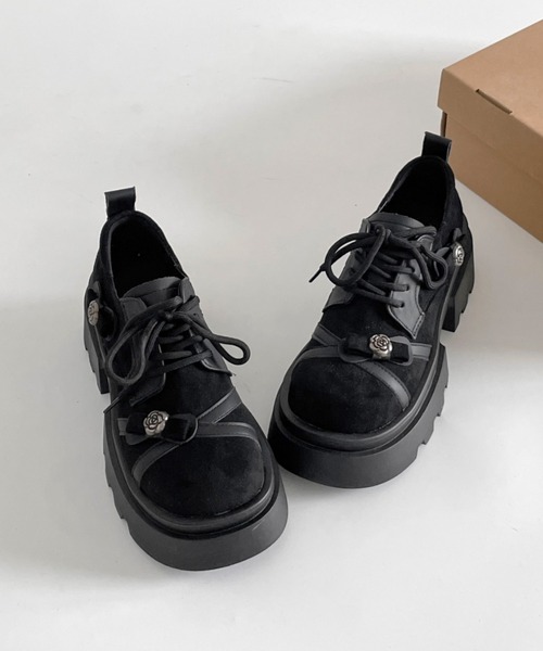 Shoes in Closet(シューズインクローゼット)の「厚底 フラワーポイント レースアップ シューズ 472(ドレスシューズ・レディース・ダークブラウン/ブラック・LL/L/M/S)」の3枚目の写真