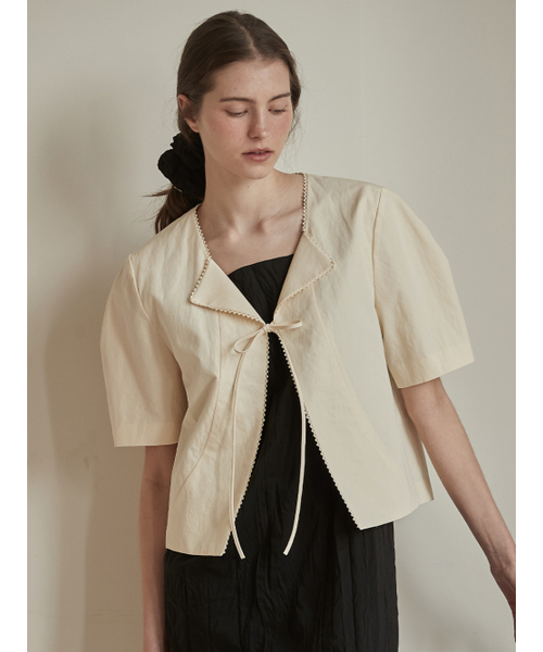 BEMUSE MANSION(ビミューズマンション)の「Lace flat collar jacket - Butter(その他アウター・レディース・ライトイエロー・FREE)」の1枚目の写真