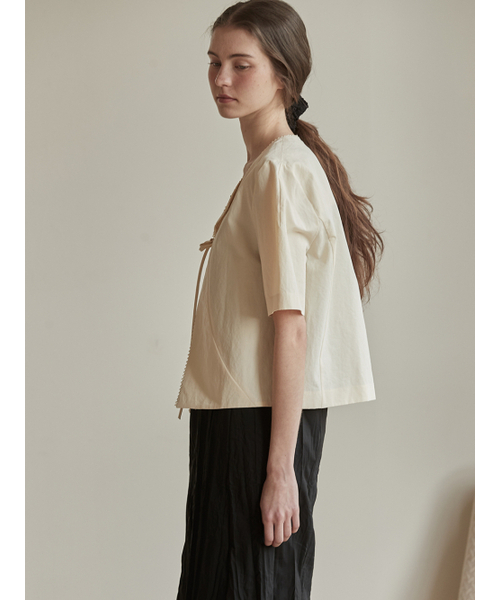 BEMUSE MANSION(ビミューズマンション)の「Lace flat collar jacket - Butter(その他アウター・レディース・ライトイエロー・FREE)」の3枚目の写真
