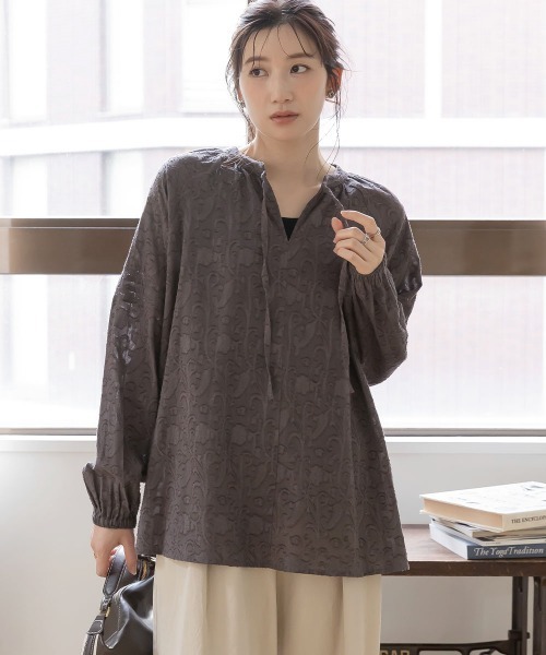 slattgir(スラットジール)の「高身長 綿100%ジャガードブラウス(トールサイズ)Essenave(シャツ/ブラウス・レディース・チャコールグレー/オフホワイト・TLL/T5L/T4L/T3L/TL/TM)」の8枚目の写真