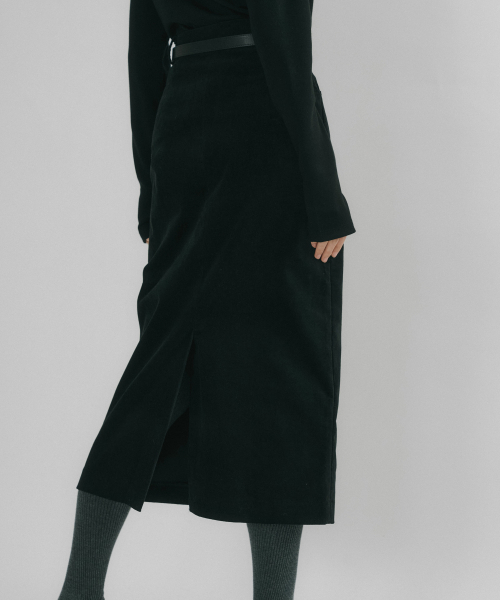 REORG（リオルグ）の「OSON COTTON VELVET MIDI SKIRT BLACK（スカート・レディース・その他・MEDIUM）」の4枚目の写真