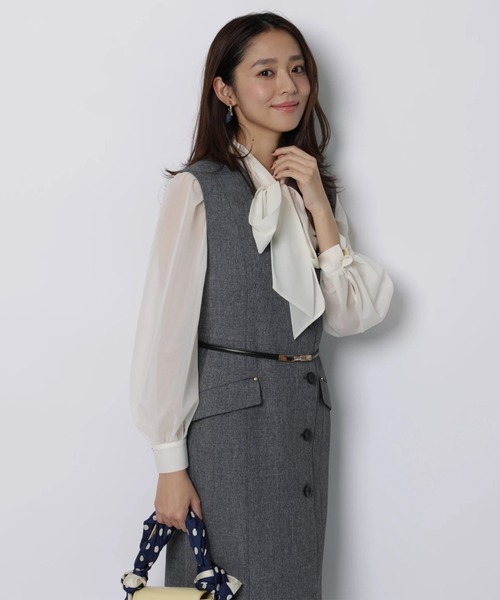 JUSGLITTY(ジャスグリッティー)の「シアーボウタイカットブラウス(シャツ/ブラウス・レディース・オフホワイト/ブラック・2)」の2枚目の写真