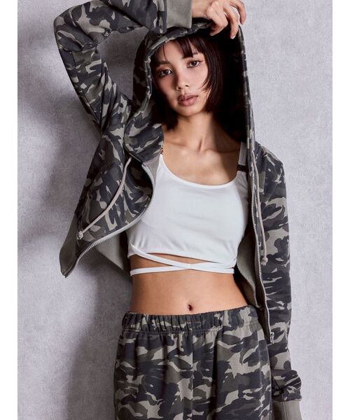 GYDA（ジェイダ）の「NEW GYDA Shortラメパーカー（パーカー・レディース・その他1/オフホワイト/グレー/ブラック・FREE）」の9枚目の写真