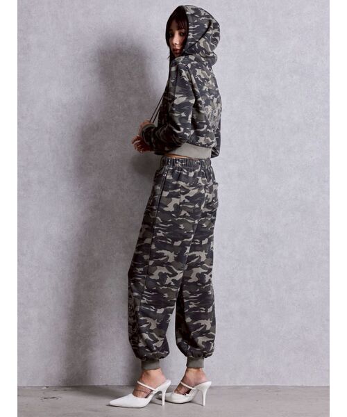 GYDA（ジェイダ）の「NEW GYDA Shortラメパーカー（パーカー・レディース・その他1/オフホワイト/グレー/ブラック・FREE）」の17枚目の写真