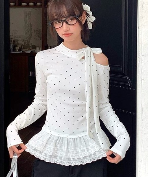 SHEENA(シーナ)の「ドット柄ボウタイリボン裾レースワンショルトップス(Tシャツ/カットソー・レディース・ホワイト・M)」の3枚目の写真