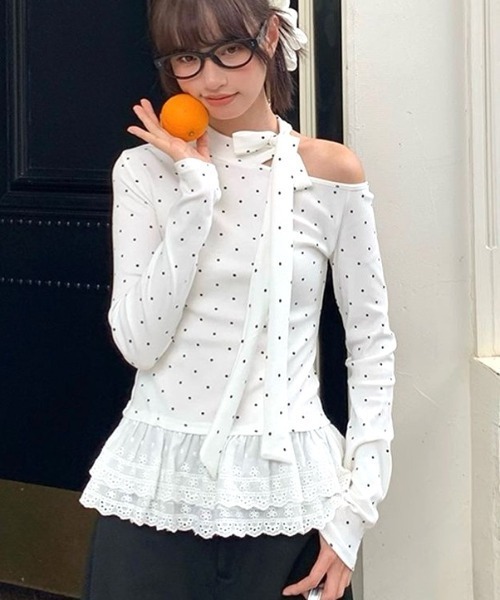 SHEENA(シーナ)の「ドット柄ボウタイリボン裾レースワンショルトップス(Tシャツ/カットソー・レディース・ホワイト・M)」の5枚目の写真