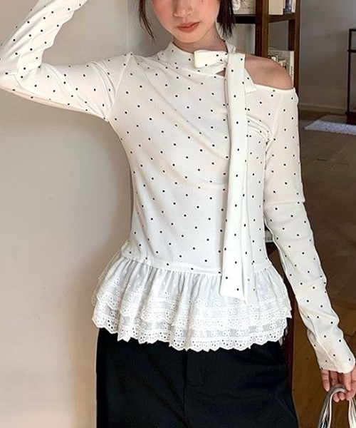 SHEENA(シーナ)の「ドット柄ボウタイリボン裾レースワンショルトップス(Tシャツ/カットソー・レディース・ホワイト・M)」の7枚目の写真