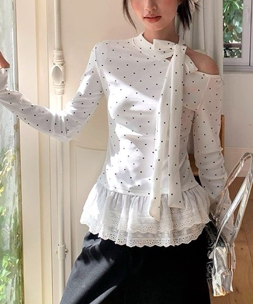 SHEENA(シーナ)の「ドット柄ボウタイリボン裾レースワンショルトップス(Tシャツ/カットソー・レディース・ホワイト・M)」の8枚目の写真