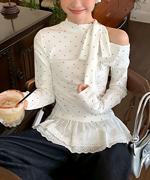 SHEENA(シーナ)の「ドット柄ボウタイリボン裾レースワンショルトップス(Tシャツ/カットソー・レディース・ホワイト・M)」の9枚目の写真