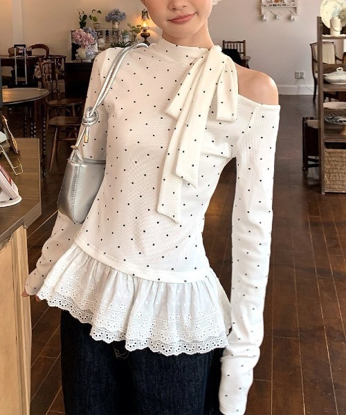 SHEENA(シーナ)の「ドット柄ボウタイリボン裾レースワンショルトップス(Tシャツ/カットソー・レディース・ホワイト・M)」の13枚目の写真