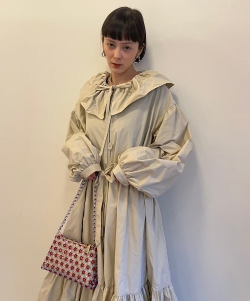 HONEY MI HONEY（ハニーミーハニー）の「taffeta tiered one-piece coat（トレンチコート・レディース・ベージュ・FREE）」の3枚目の写真
