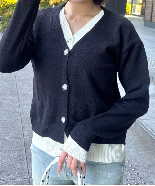 Mejoul(メジュール)の「【2026春夏新作】パールボタン付き 配色レイヤードVネックアンサンブルカーディガン(カーディガン/ボレロ・レディース・グレー/ブラック/ピンク/ベージュ・F)」の12枚目の写真