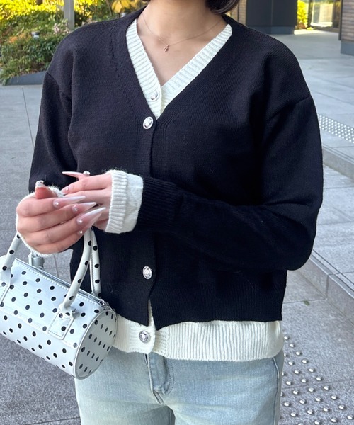 Mejoul(メジュール)の「【2026春夏新作】パールボタン付き 配色レイヤードVネックアンサンブルカーディガン(カーディガン/ボレロ・レディース・グレー/ブラック/ピンク/ベージュ・F)」の14枚目の写真