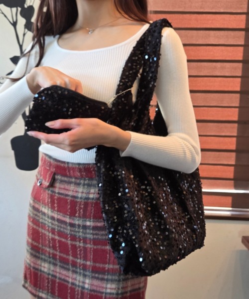 tolene(トレネ)の「スパンコール ラメラメバッグ ハンドバッグ(トートバッグ・レディース・シルバー/ブラック・FREE)」の9枚目の写真