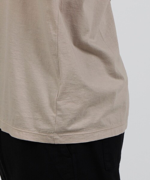 JAMES PERSE(ジェームスパース)の「リュクスジャージー クルーネックTシャツ MELJ3199(Tシャツ/カットソー・メンズ・ライトベージュ/カーキ・4/2/0)」の6枚目の写真