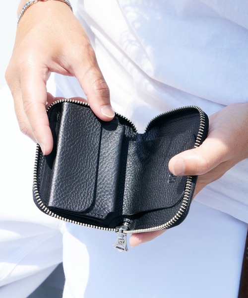CALEE(キャリー)の「CALEE/キャリー STUDS LEATHER ZIP MULTI WALLET 財布 2026年春夏(財布・メンズ・ブラック・FREE)」の4枚目の写真