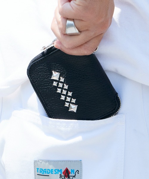 CALEE(キャリー)の「CALEE/キャリー STUDS LEATHER ZIP MULTI WALLET 財布 2026年春夏(財布・メンズ・ブラック・FREE)」の6枚目の写真