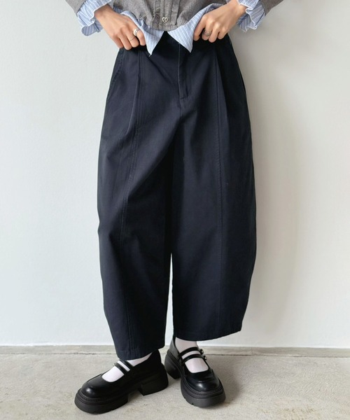 Jewelobe（ジュエローブ）の「カーブシルエットクロップドパンツ（その他パンツ・レディース・チャコールグレー/ライトグレー/ネイビー・M/S）」の3枚目の写真