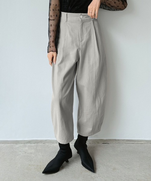 Jewelobe（ジュエローブ）の「カーブシルエットクロップドパンツ（その他パンツ・レディース・チャコールグレー/ライトグレー/ネイビー・M/S）」の2枚目の写真