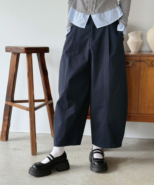 Jewelobe（ジュエローブ）の「カーブシルエットクロップドパンツ（その他パンツ・レディース・チャコールグレー/ライトグレー/ネイビー・M/S）」の14枚目の写真