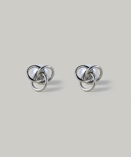 Jolie Toujours(ジョリトゥジュール)の「【汗や水に強い】〈ステンレス〉パールキャッチノットピアス(ピアス(両耳用)・レディース・シルバー/ゴールド・FREE)」の2枚目の写真