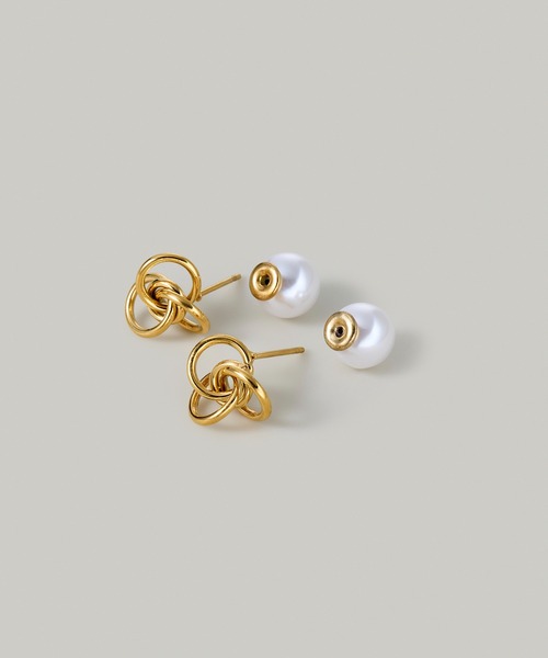 Jolie Toujours(ジョリトゥジュール)の「【汗や水に強い】〈ステンレス〉パールキャッチノットピアス(ピアス(両耳用)・レディース・シルバー/ゴールド・FREE)」の4枚目の写真