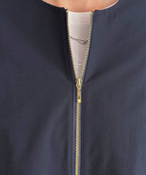 fredy emue（フレディエミュ）の「2WAYノーカラー撥水サーブルクロスブルゾン（ブルゾン・レディース・ネイビー/ベージュ・38）」の14枚目の写真