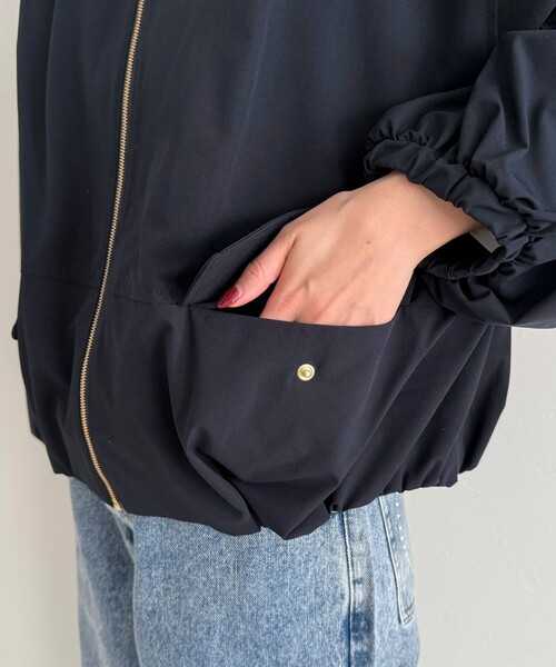 fredy emue（フレディエミュ）の「2WAYノーカラー撥水サーブルクロスブルゾン（ブルゾン・レディース・ネイビー/ベージュ・38）」の15枚目の写真