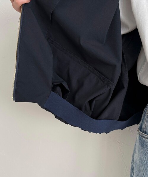 fredy emue（フレディエミュ）の「2WAYノーカラー撥水サーブルクロスブルゾン（ブルゾン・レディース・ネイビー/ベージュ・38）」の18枚目の写真