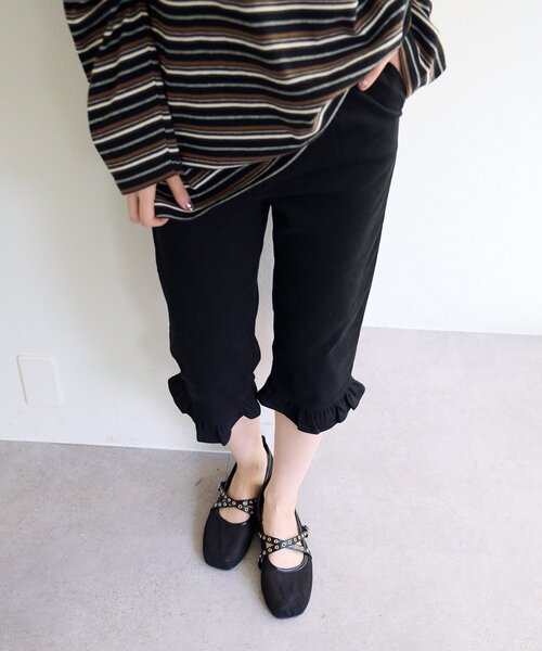 Kastane（カスタネ）の「【2サイズ展開/低身長サイズ/一部店舗限定】フリルカプリパンツ（その他パンツ・レディース・ブラック/ブラック系その他・1/0）」の3枚目の写真