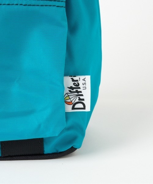 Drifter(ドリフター)の「Drifter HANDLE POCKET TOTE(トートバッグ・レディース・ブラック/ピーコックグリーン系・FREE)」の10枚目の写真