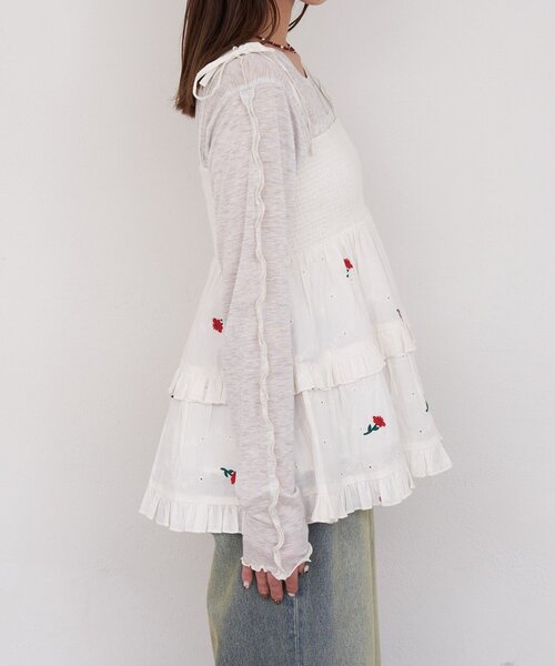 CIAOPANIC(チャオパニック)の「【She desires...】2WAYシャーリングティアード刺繍ビスチェ(チュニック・レディース・ホワイト・ONE SIZE)」の3枚目の写真
