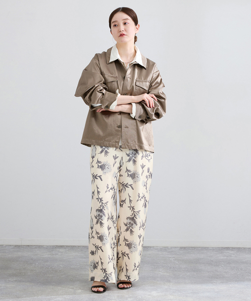 IENA（イエナ）の「Deveauxボタニカルフラワープリントパンツ（その他パンツ・レディース・チャコールグレー/アイボリー・38/36）」の4枚目の写真