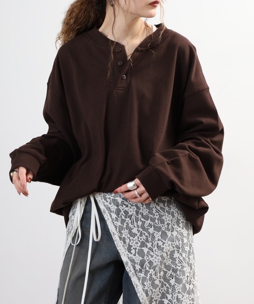 FRUIT OF THE LOOM(フルーツオブザルーム)の「ヘビーオンスL/Sヘンリーネック 長袖(Tシャツ/カットソー・メンズ・ブラウン/ホワイト・M/L/XL/XXL)」の6枚目の写真