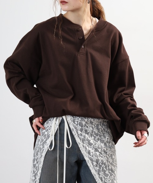 FRUIT OF THE LOOM(フルーツオブザルーム)の「ヘビーオンスL/Sヘンリーネック 長袖(Tシャツ/カットソー・メンズ・ブラウン/ホワイト・M/L/XL/XXL)」の7枚目の写真