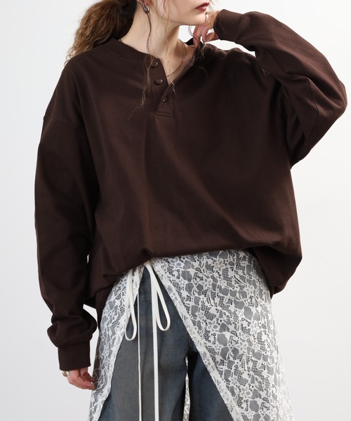 FRUIT OF THE LOOM(フルーツオブザルーム)の「ヘビーオンスL/Sヘンリーネック 長袖(Tシャツ/カットソー・メンズ・ブラウン/ホワイト・M/L/XL/XXL)」の8枚目の写真
