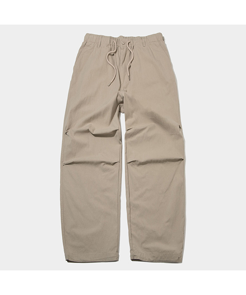 SOMEPLACE MAN(サムプレイス・マン)の「イージーストリングナチュラルセミワイドコットンパンツ_4COLOR(その他パンツ・メンズ・ベージュ/ホワイト/チャコール/ブラック・FREE)」の4枚目の写真