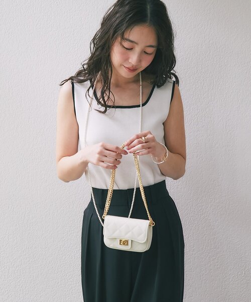 La boutique BonBon（ラブティックボンボン）の「【オウレンティ】ミニキルティングチェーンバッグ（トートバッグ・レディース・オフホワイト/ピンク/ブラック・FREE）」の4枚目の写真